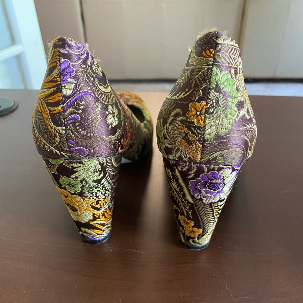 Shoes - Picture 3 of 4